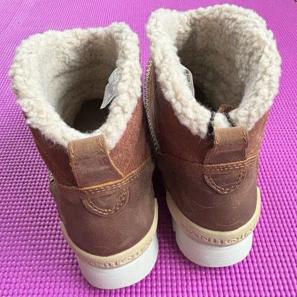 Manitobah | Insulated Leather Puffer Boot 🥾 - Picture 11 of 14